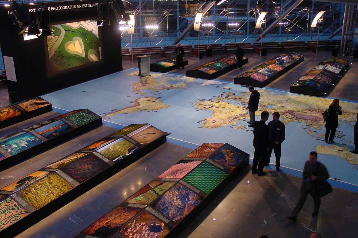 Exposition Yann Arthus-Bertrand La Terre vue du ... 1999