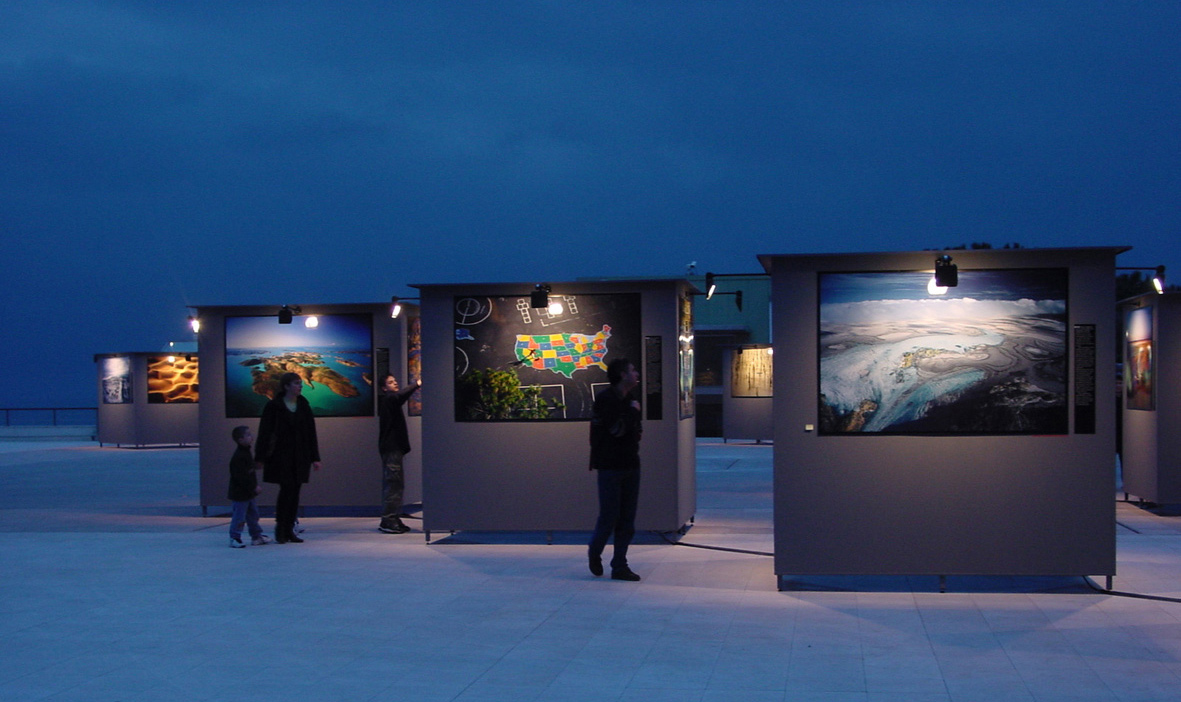 Exposition Yann Arthus-Bertrand La Terre vue du ... 1999