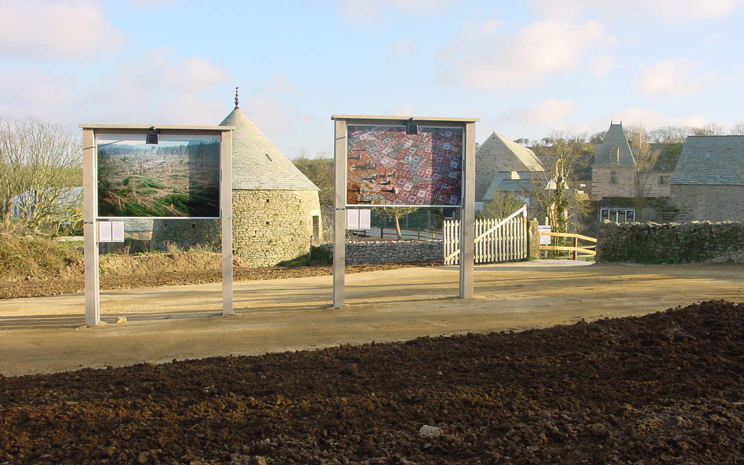 EXPOSITION YANN ARTHUS-BERTRAND Bestiaux Concept / Scénographie / M... 2002